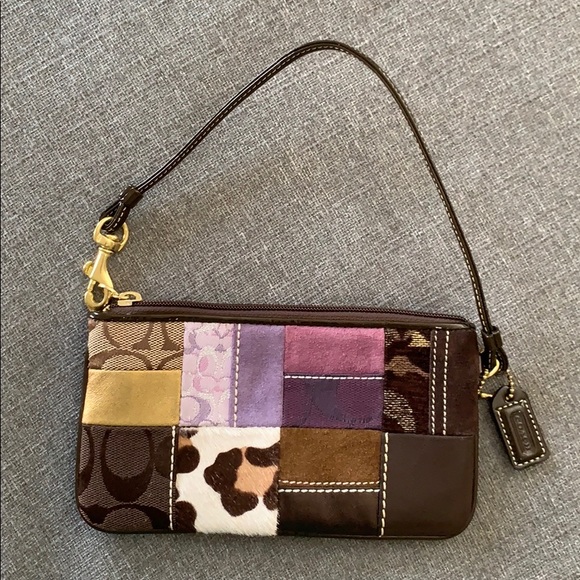 Coach wristlet wallet 🤍 - Picture 2 of 5